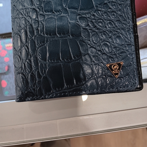 Wallet - Picture 1 of 1